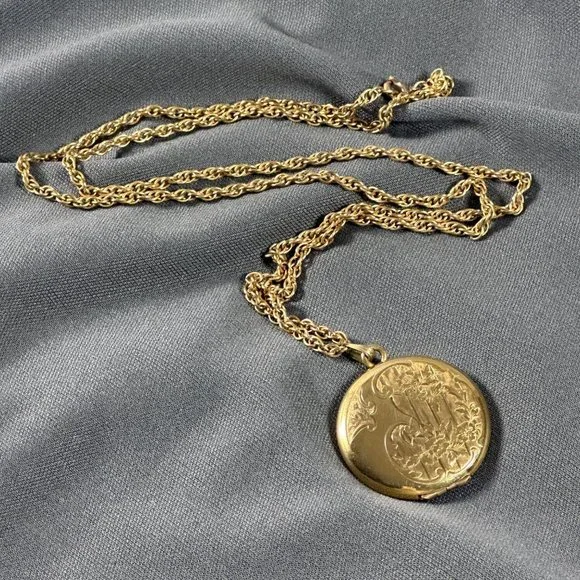 Danecraft Jewelry Vintage Danecraft Gold Filled Pendant Locket